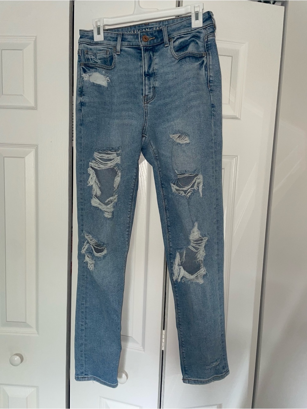 American Eagle Outfitters Light Blue Ripped Stretch Mom Jeans